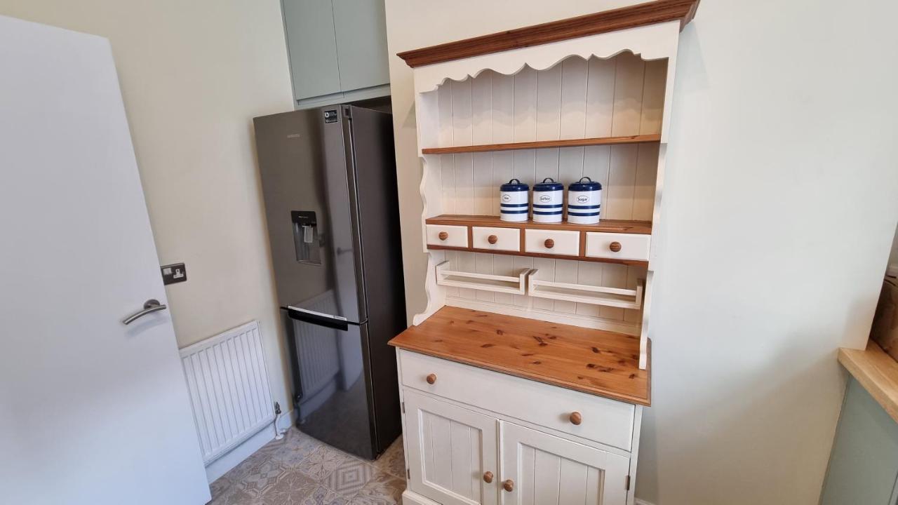 Southsea Escape - Coastal Holiday Apartment - 2 Double Bedrooms Portsmouth Bagian luar foto