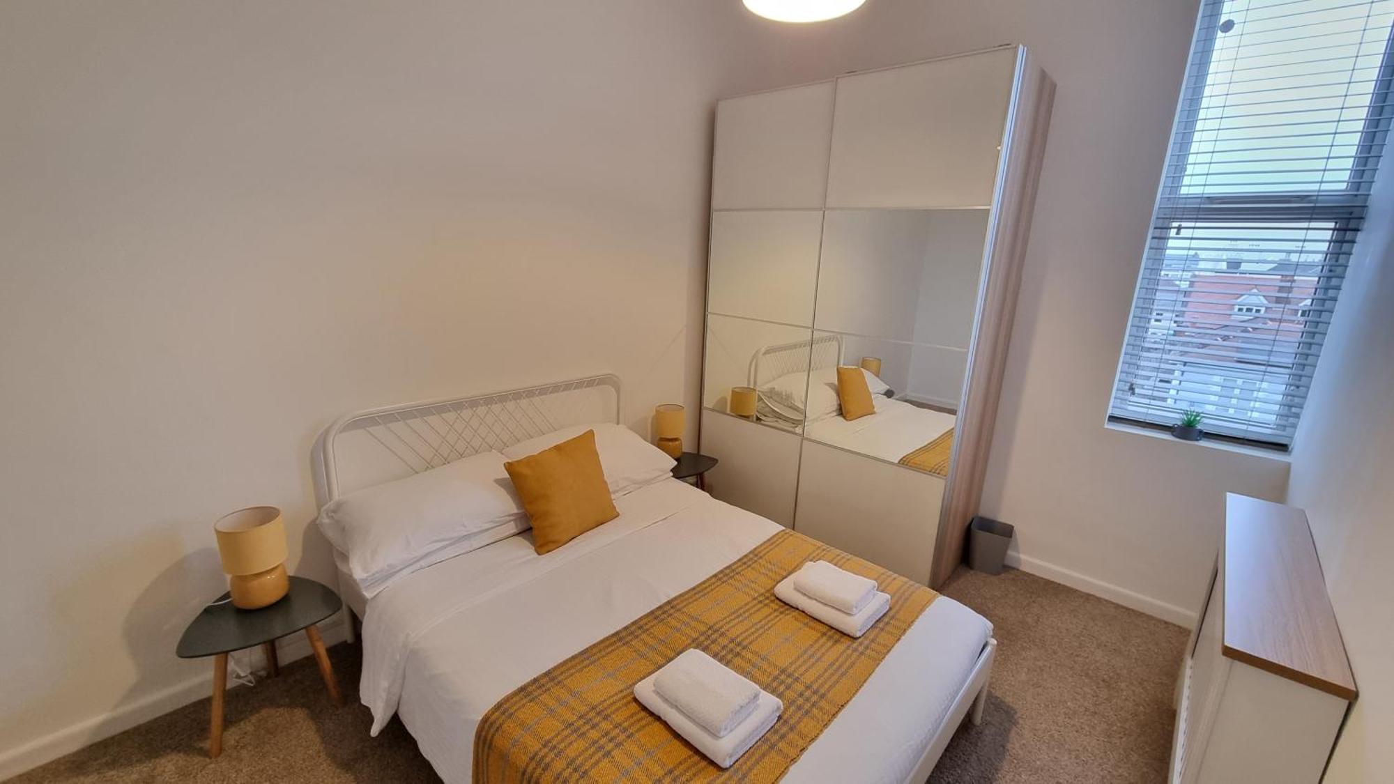 Southsea Escape - Coastal Holiday Apartment - 2 Double Bedrooms Portsmouth Bagian luar foto